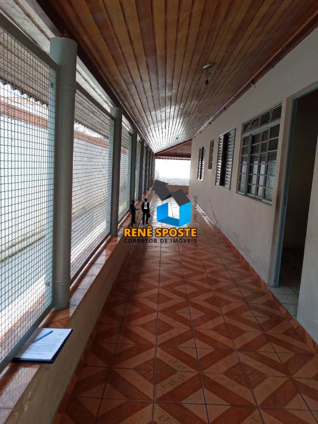 Casa à venda com 4 quartos, 270m² - Foto 1