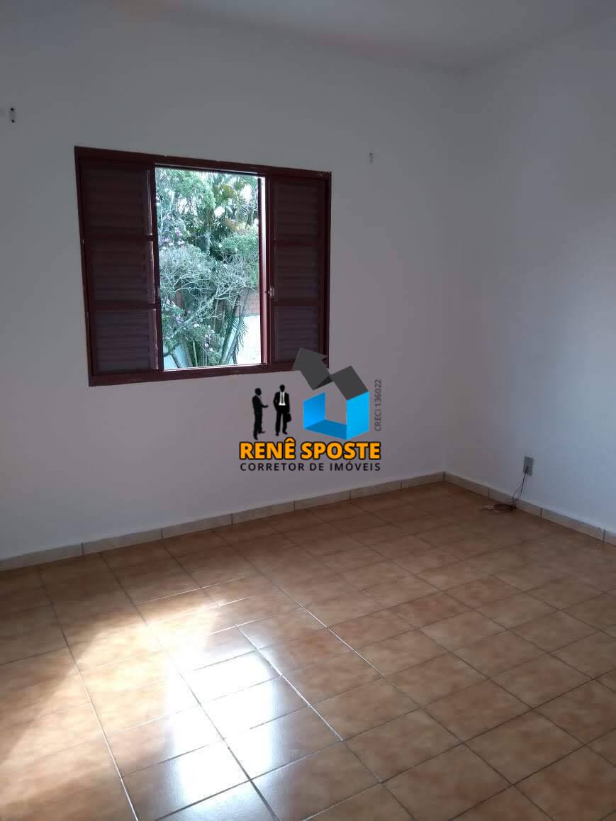 Casa à venda com 5 quartos, 130m² - Foto 4