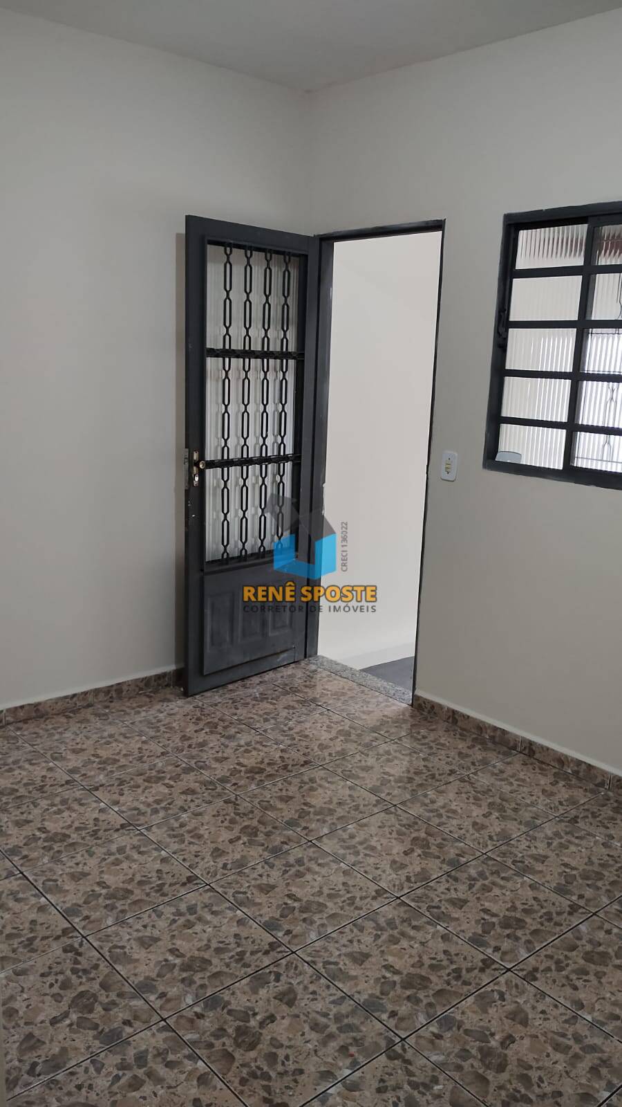 Casa à venda com 4 quartos, 143m² - Foto 1