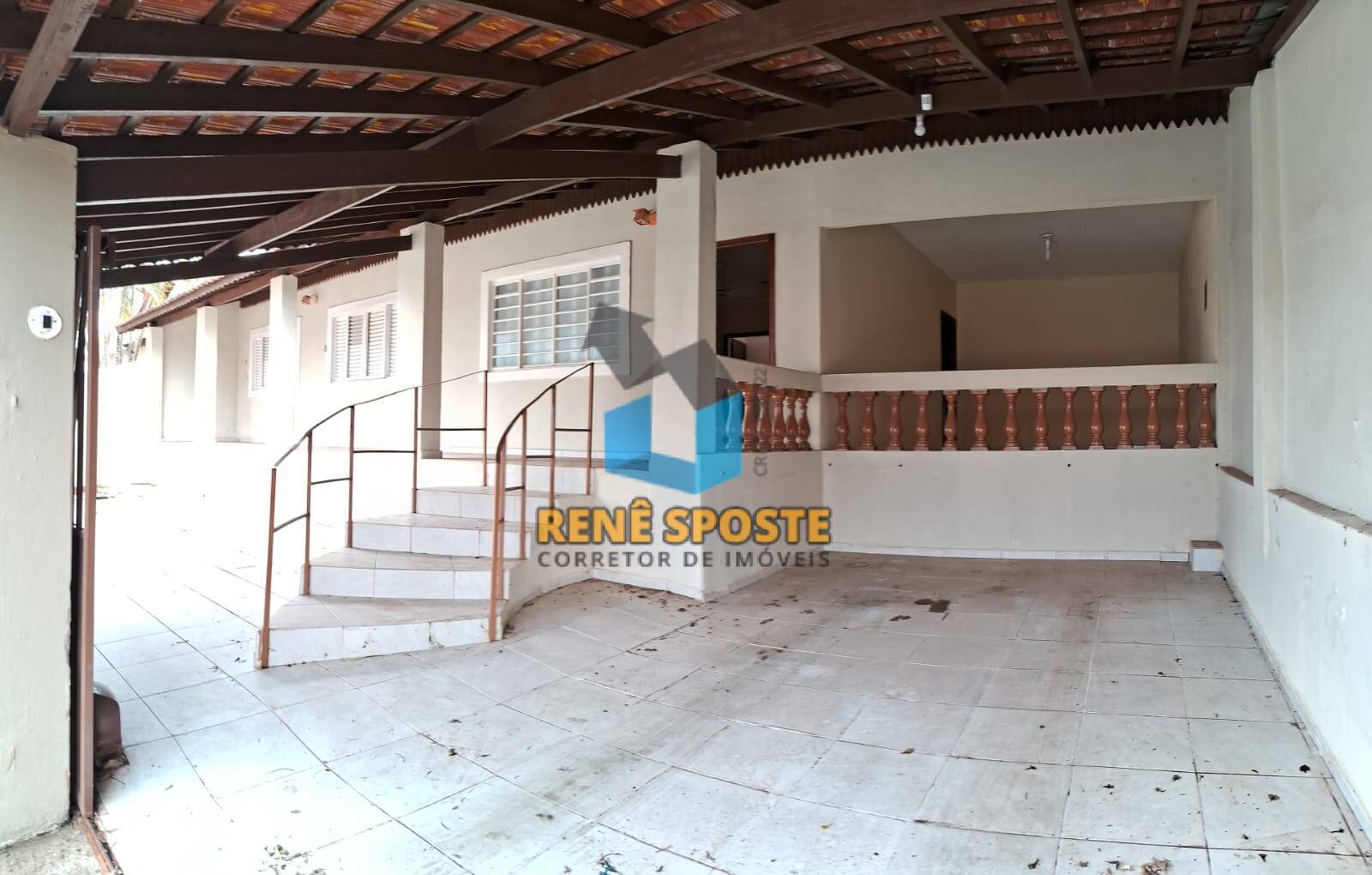 Casa à venda com 3 quartos, 158m² - Foto 1